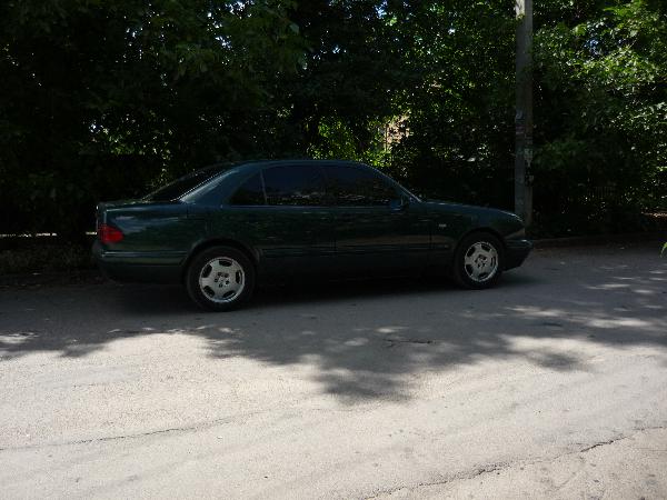 Mercedes-Benz/E-class sedan,3.2(1998 г.)
