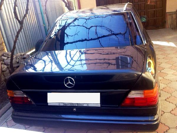 Mercedes-Benz/E-class sedan,2.3(1985 г.)